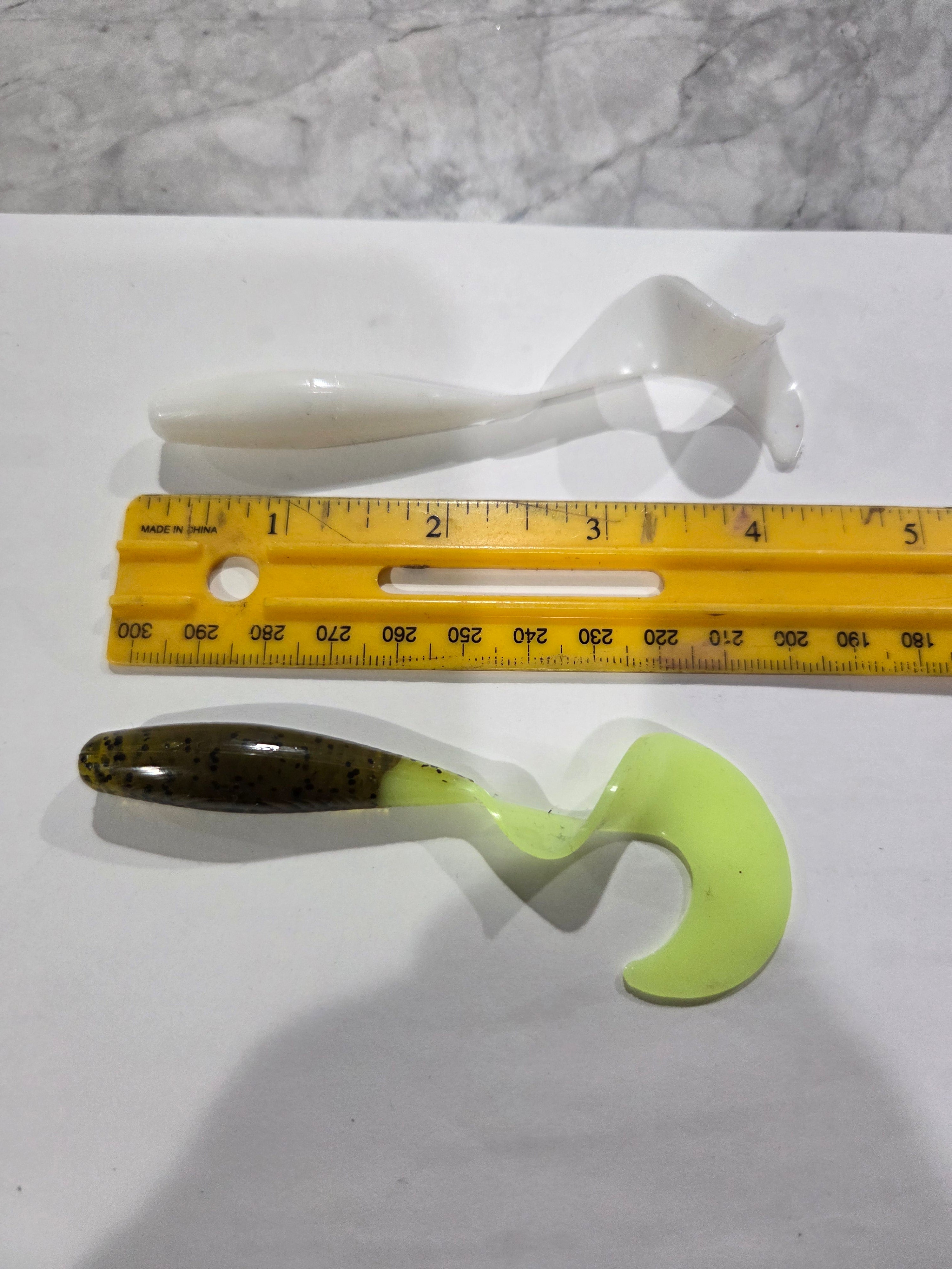 5"  Curly tail Action Grub many colors inside