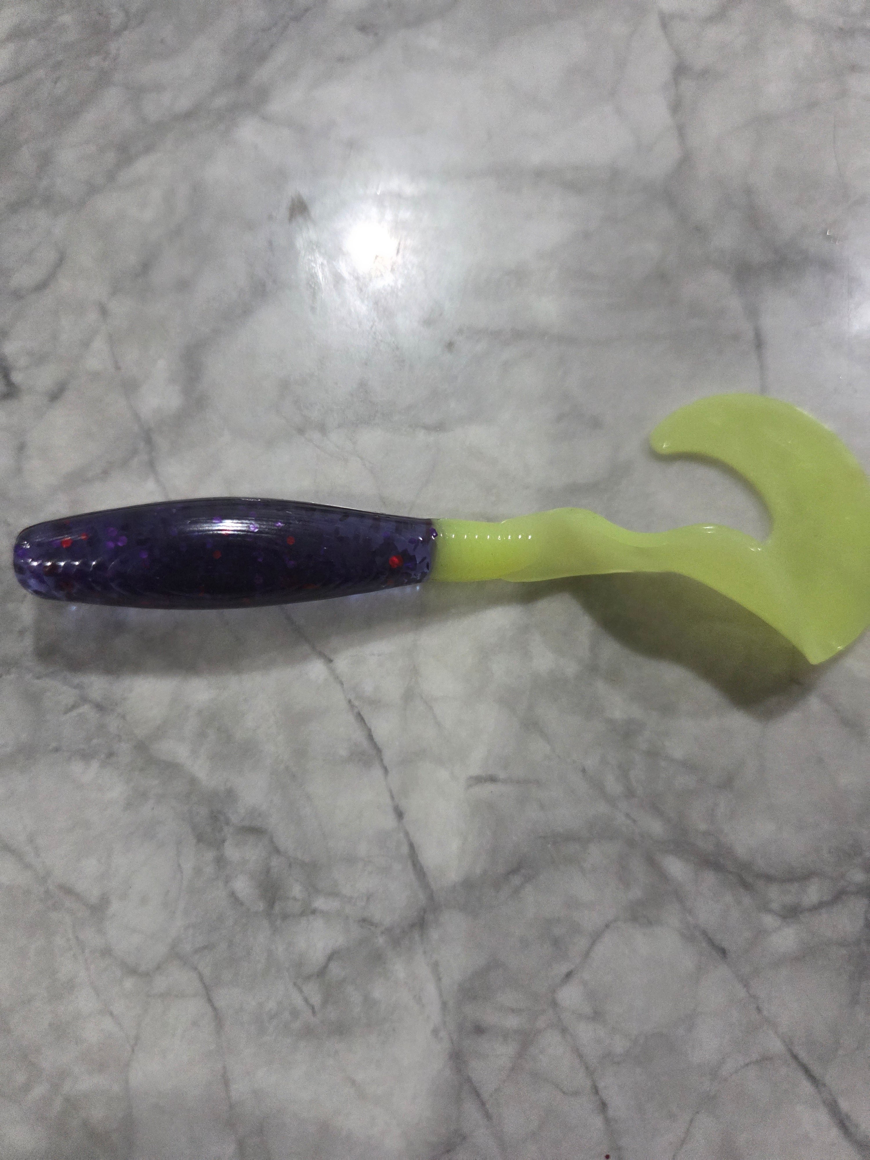 5"  Curly tail Action Grub many colors inside